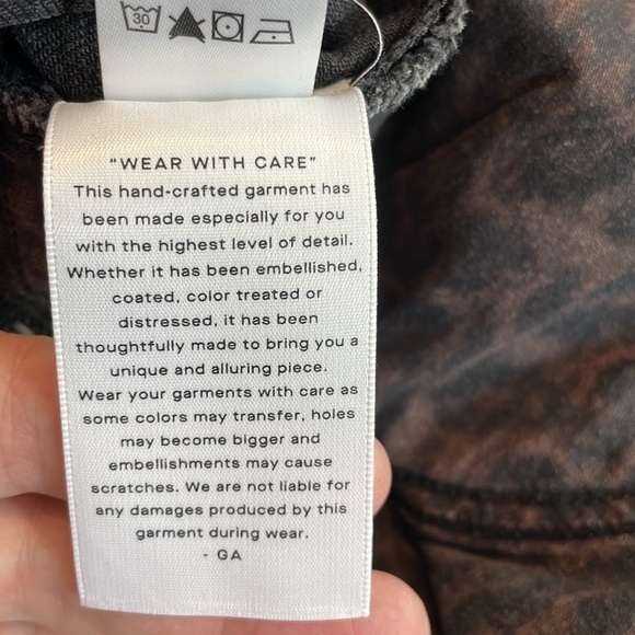 NEW Good American Black Denim Bombshell Cut Off Distressed Waist Shorts Sz 14 - Picture 16 of 17